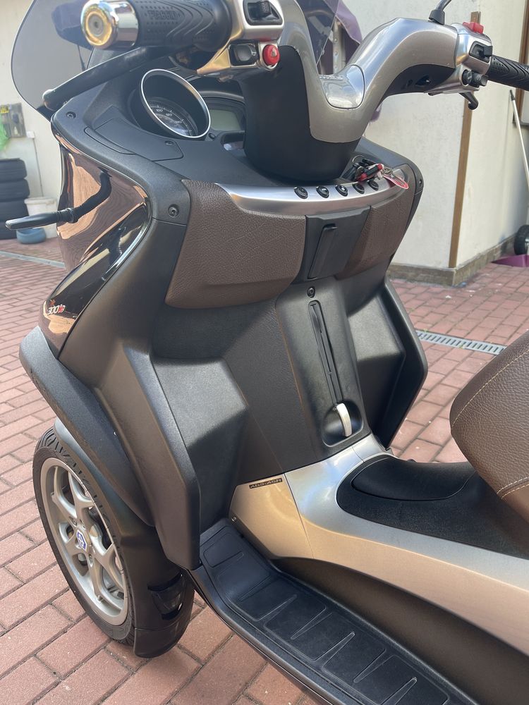 Scooter PIAGGIO  11.000 km MP3 FACELIFT  ABS/ASR cu permis car B