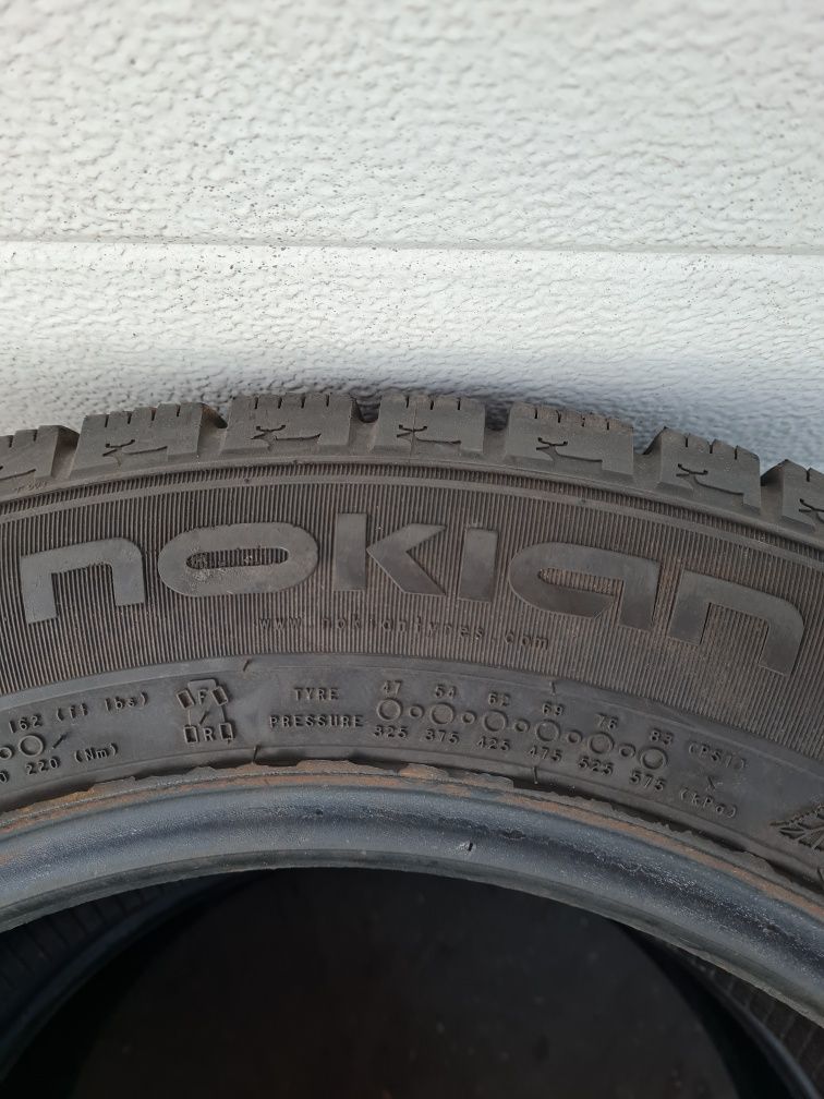 Зимни гуми за Бус 2 броя NOKIAN WeatherProof 195 60 R16C дот 3316