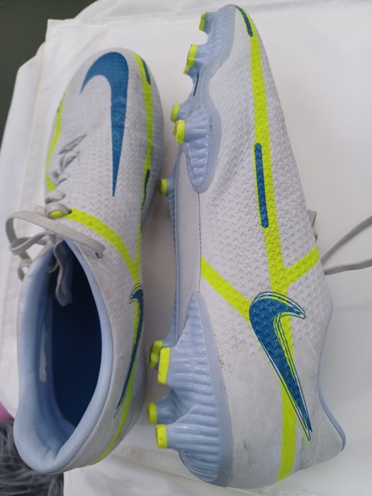 Евтини Бутонки Найк Адидас Футболни обувки Детски стоножки Калеври