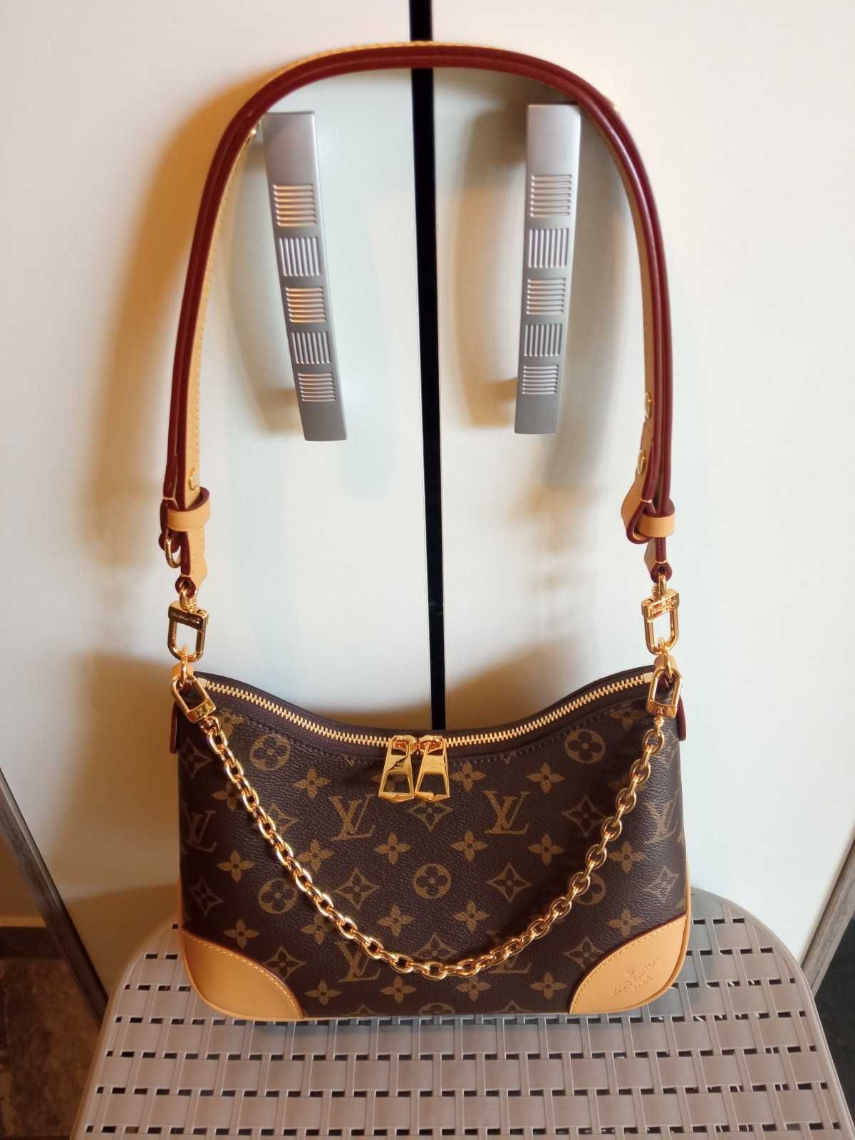 Louis Vuitton Универсална Дамска Чанта Mонограм