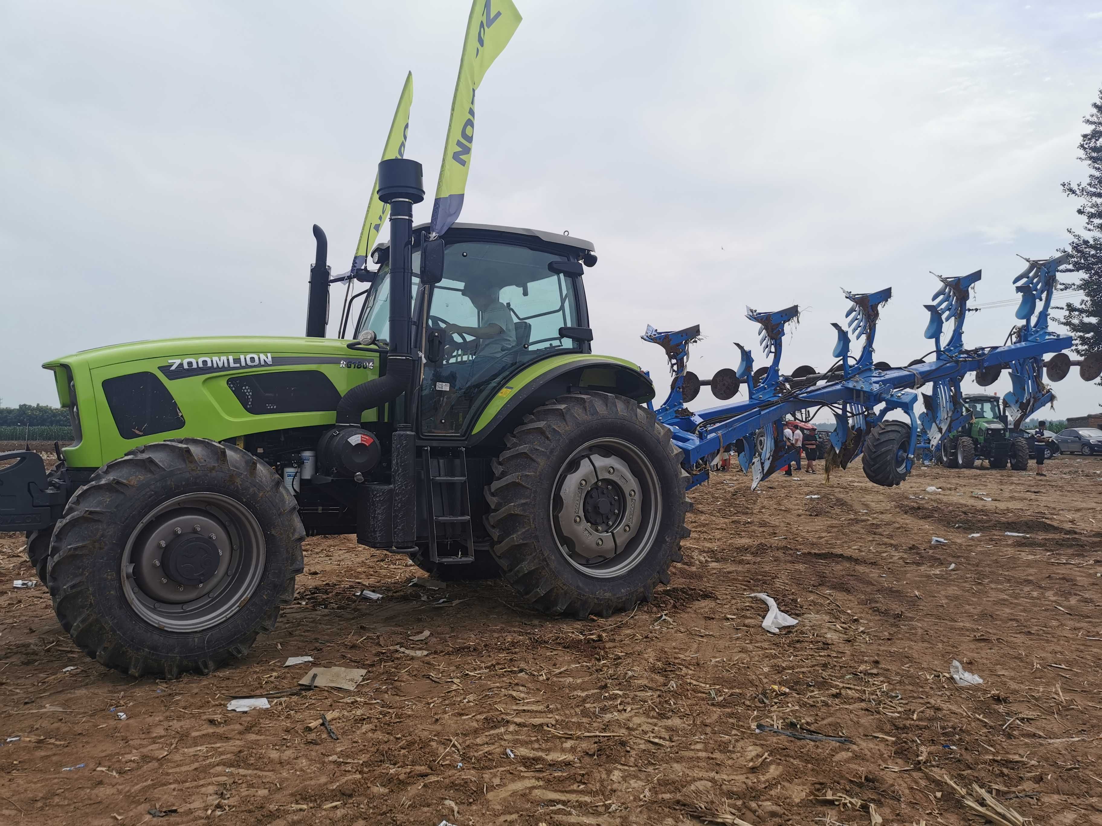 Трактор ZOOMLION RG1804