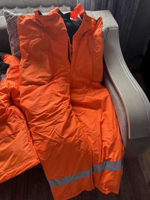 Продается зимняя спецовка