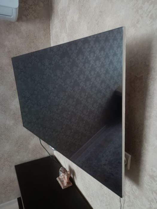 Телевизор LG  55 диагональ смарт