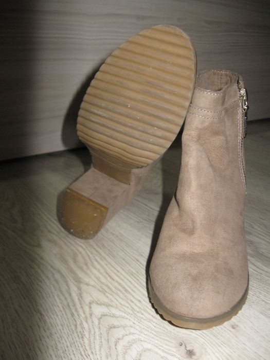 Bershka дамски велурени боти