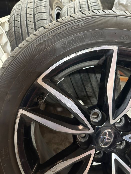 Продаю идеальные шины с дисками