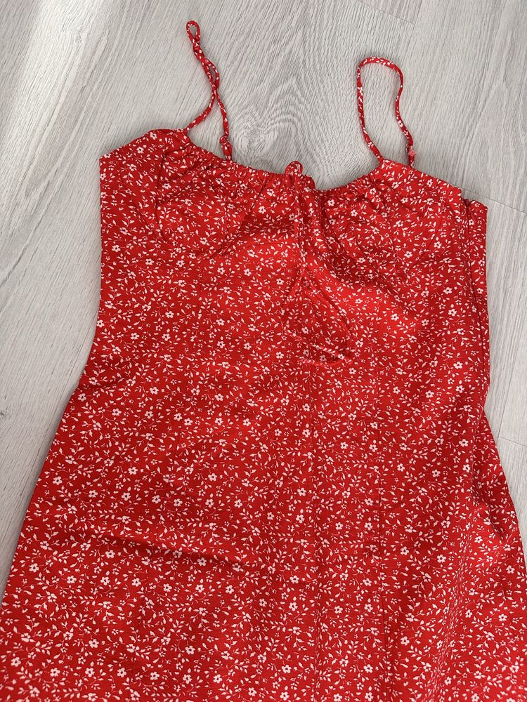 Рокля червена Zara