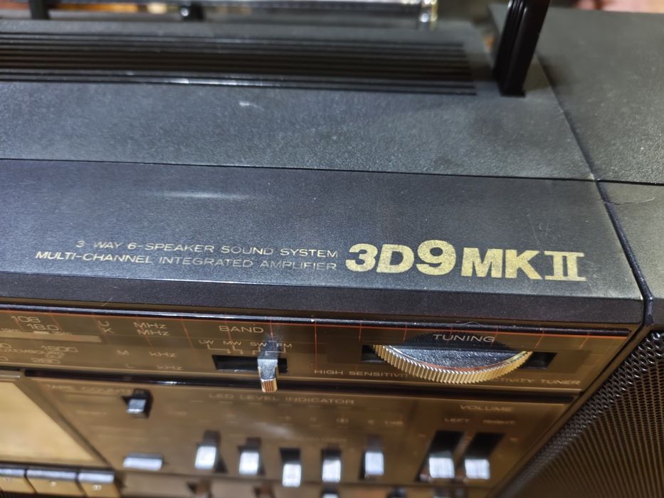 Касетофон HITACHI