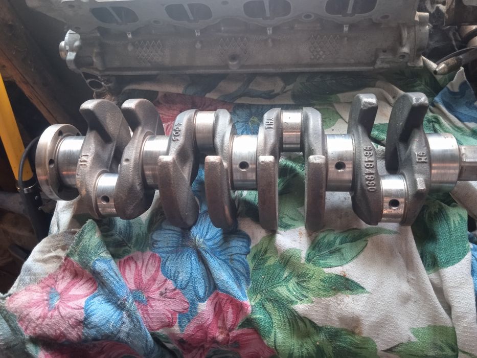 Запчасти по двигателю шевролет1,4 д4 ГБЦ ,коленвал шеврошет