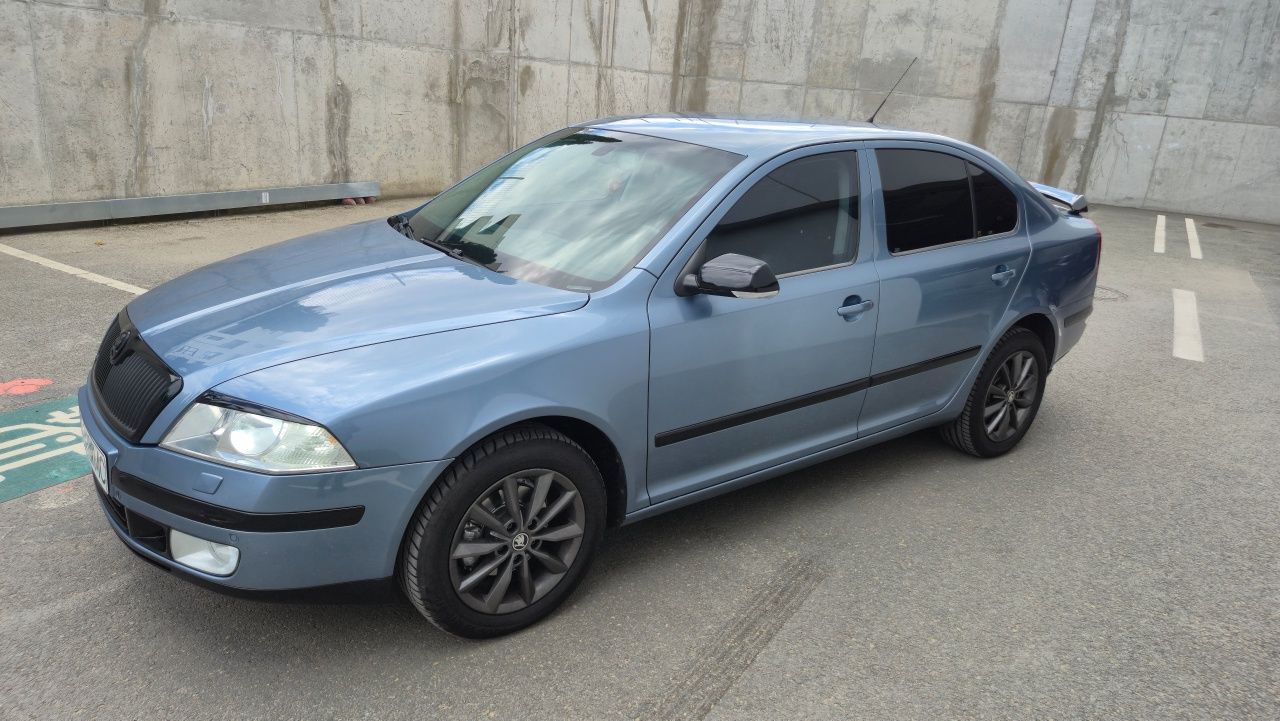 Vând Skoda Octavia II