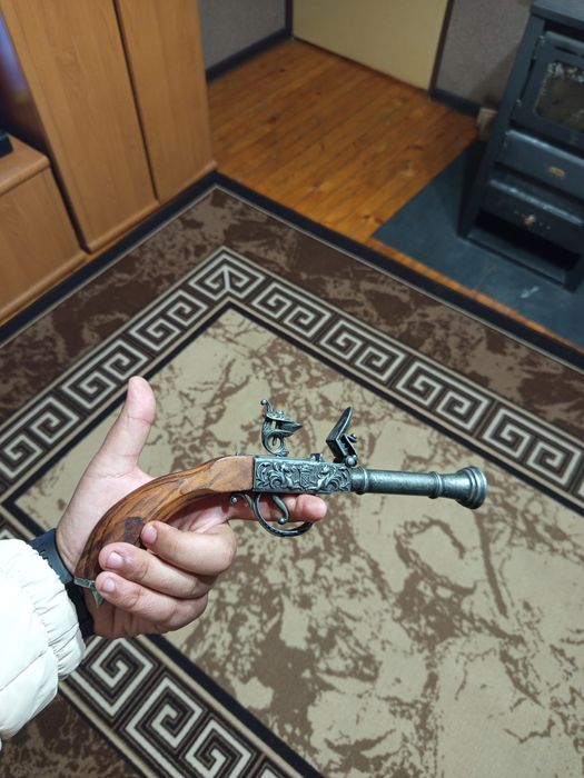 Кремъчни пищови автентични