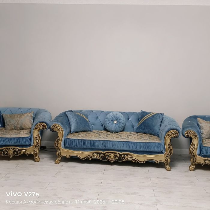 Продам мягкии уголок