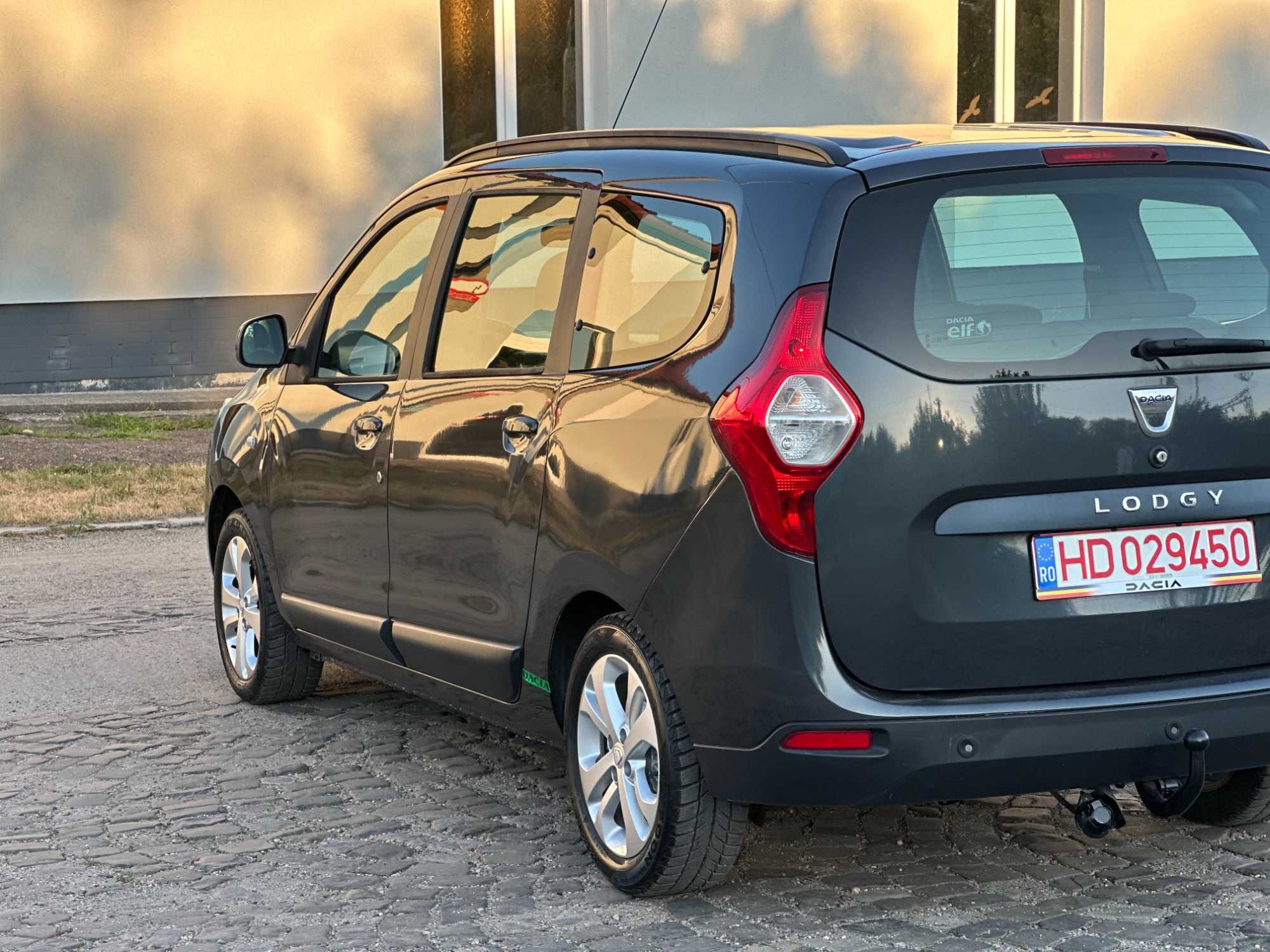 Dacia Lodgy*1.5 D*clima*7 locuri*euro 6*navi*af.2016*nr.rosii*factura!
