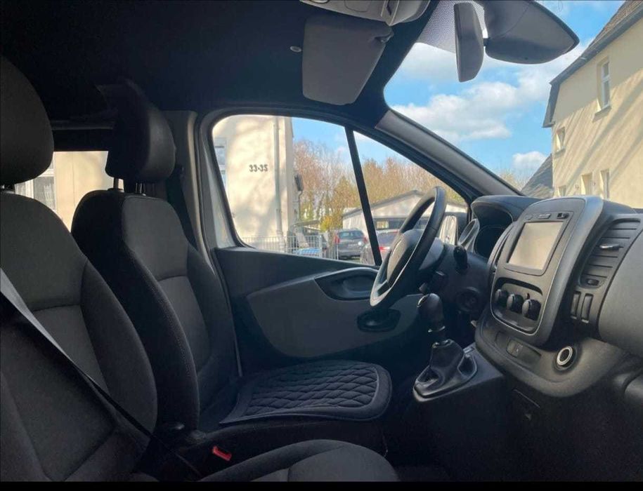 Închiriere microbuz dubă 8+1 + spațiu transport marfă