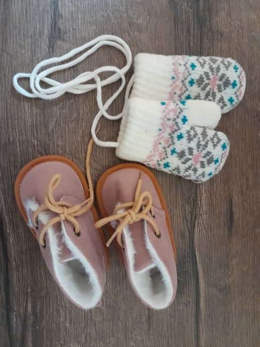 Топли бебешки ръкавици и пантофки