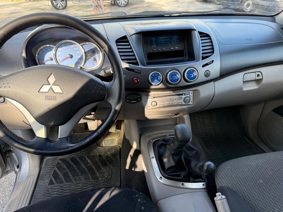 Vând Mitsubishi L200