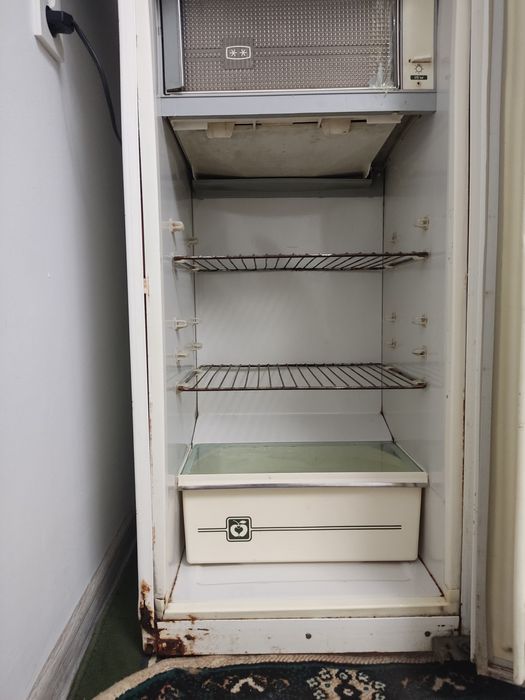 Saratov model1413. rasiyani xolodilnigi aybi yo'q