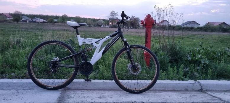 Vand bicicleta, pret negociabil