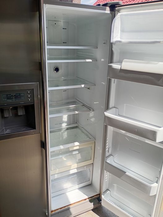 Combină frigorifica Samsung. Defect