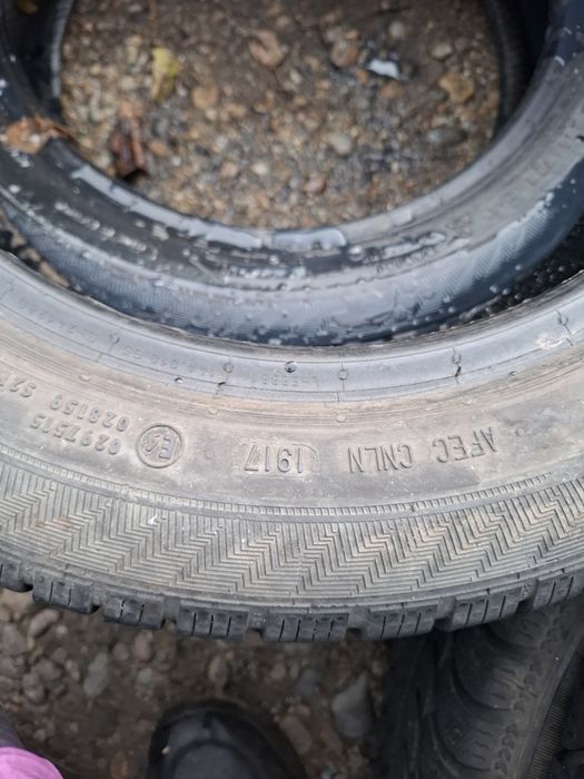 Vand 2 sau 4 anvelope 185 60 14 de iarna
