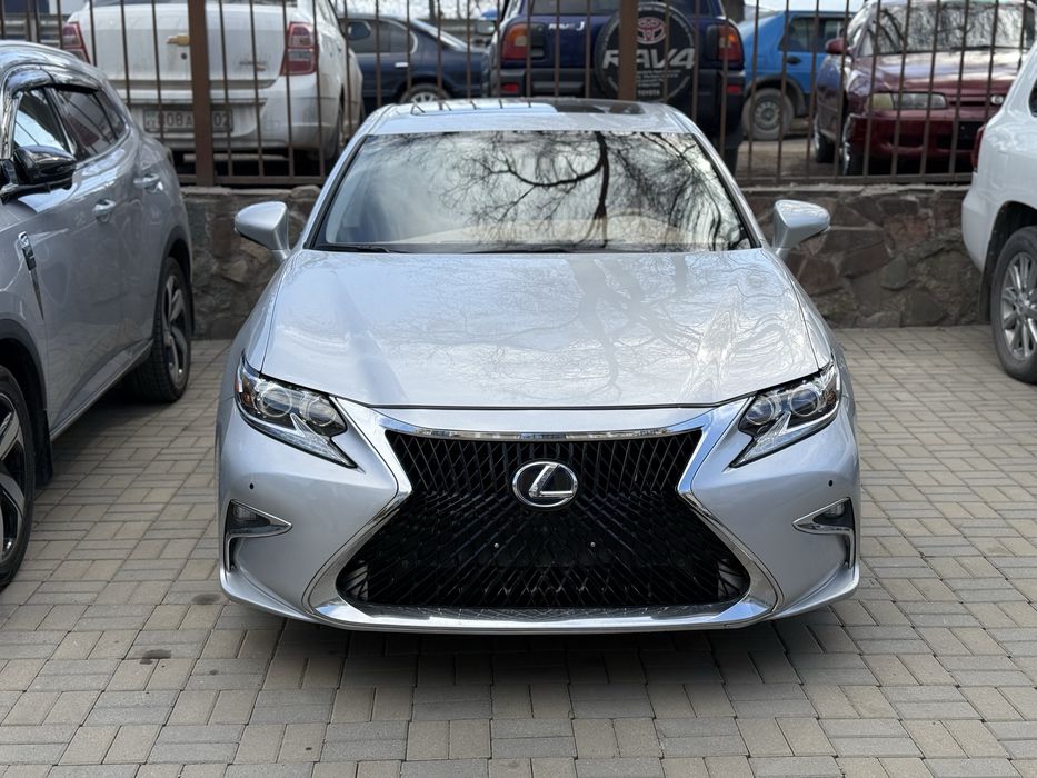 Lexus ES 300h Казахстанский учёт