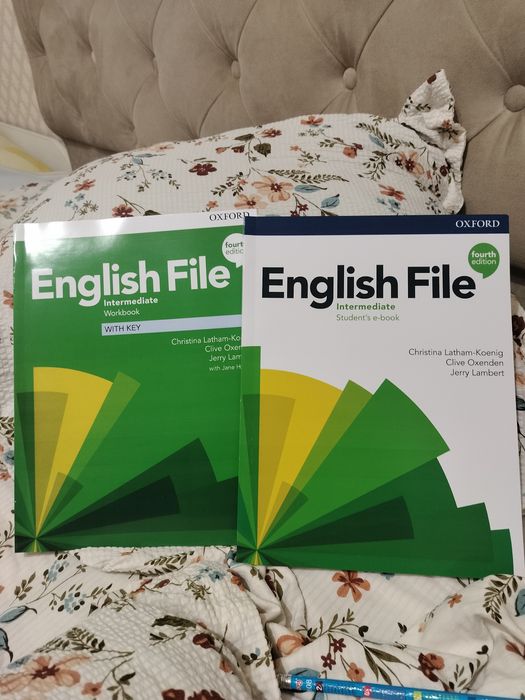English File новый продам!