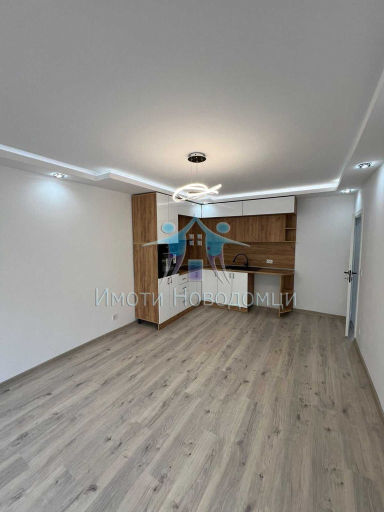 Продава се Двустаен апартамент в Шумен, Пазара - 60 кв.м за 1573 €/кв.м - Снимка #1
