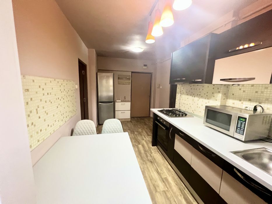 Apartament 3 camere zona Podgoria,Bloc izolat