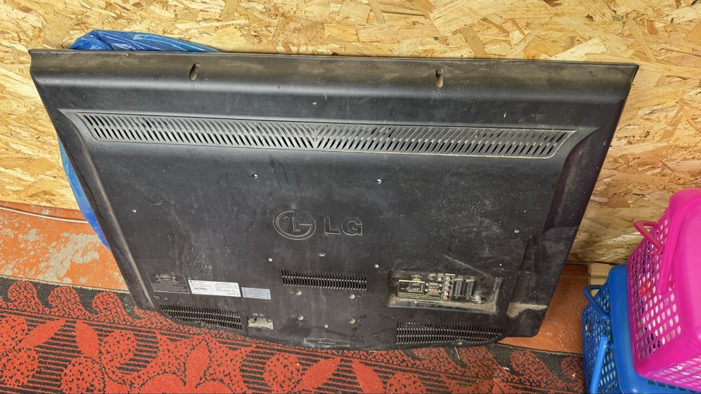 Продам Телевизор LG