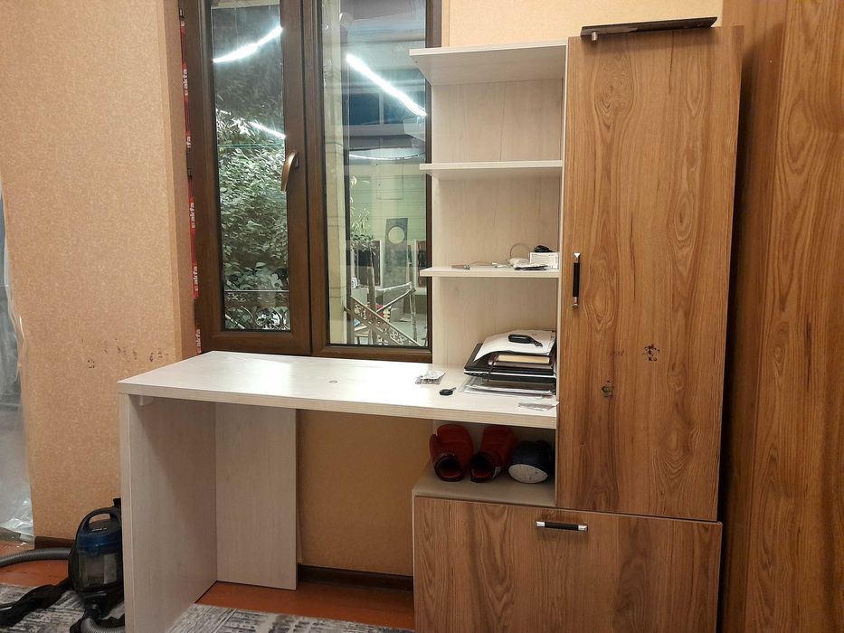 Шкаф для детей и подроскам.