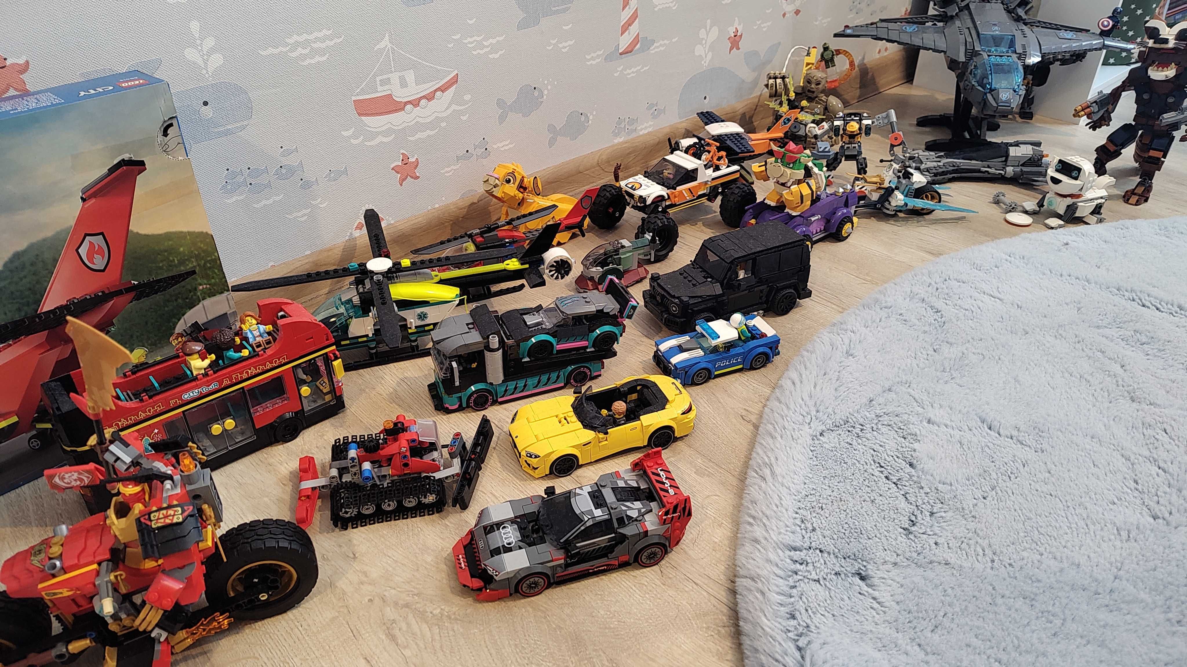 Lego сглобени с кутии и инструкции на 50%