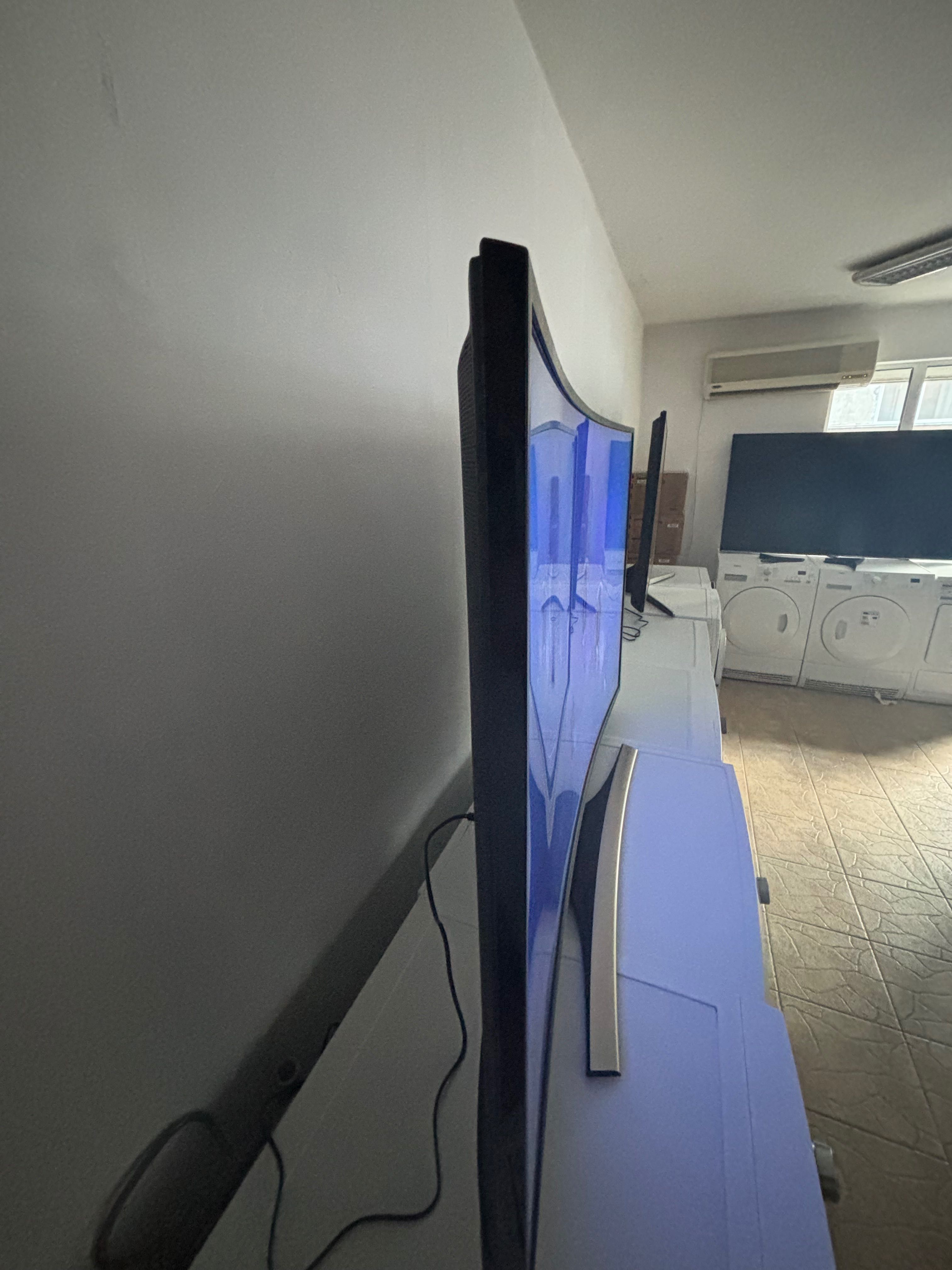 Samsung Curved Smart TV