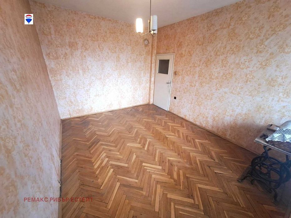 Тристаен апартамент е Центъра