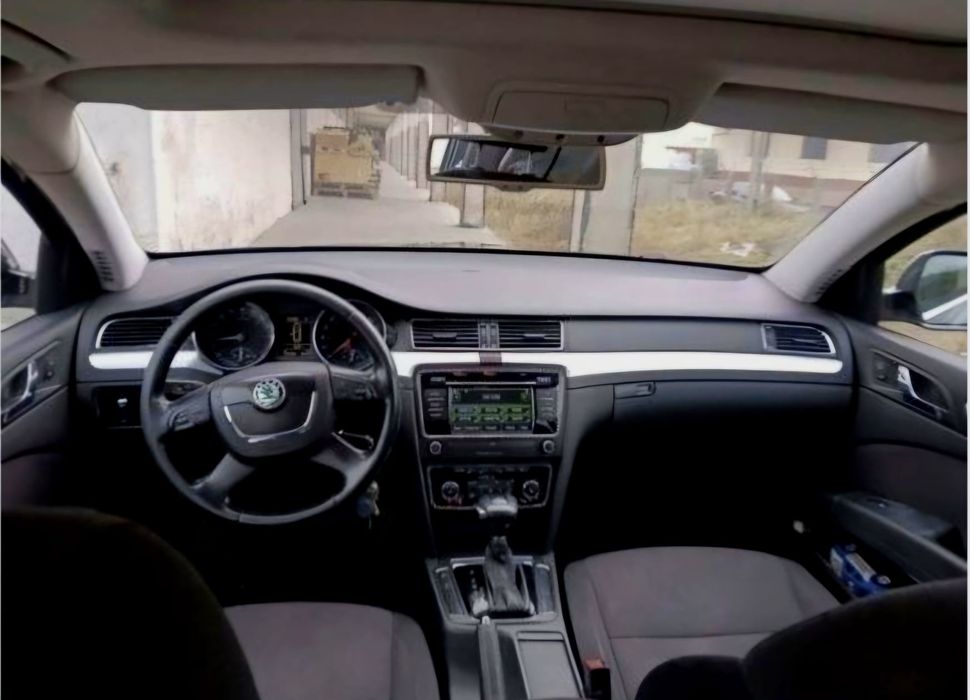 Vând Skoda superb