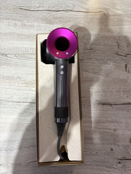 Dyson supersonic