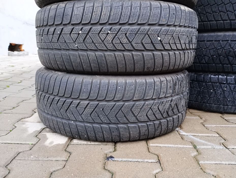 Vind 4 anvelope iarna Pirelli scorpion 235/55/19 6 MM profil