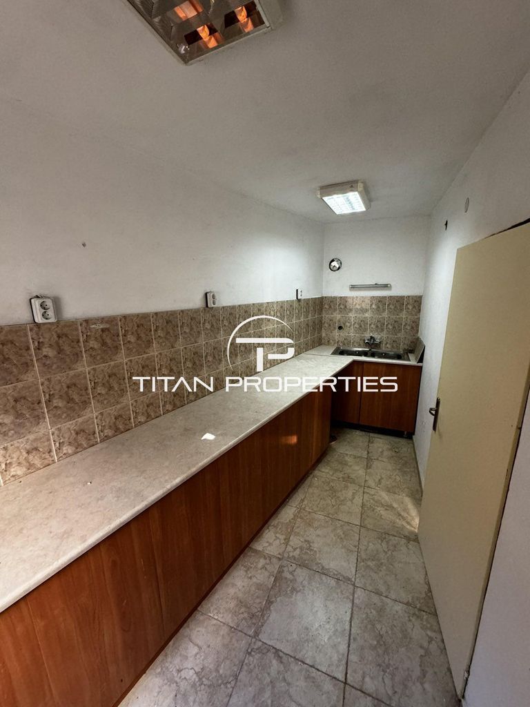 Дава се под наем Офис в Бургас, Център - 34 кв.м за 229.5 € - Снимка #3