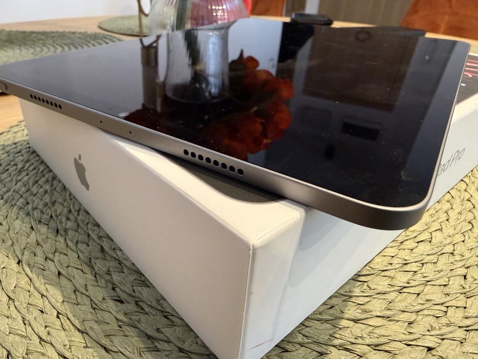 Apple Ipad Pro 11 4th Generation M2 128Gb WIFI + Smart Folio Originala