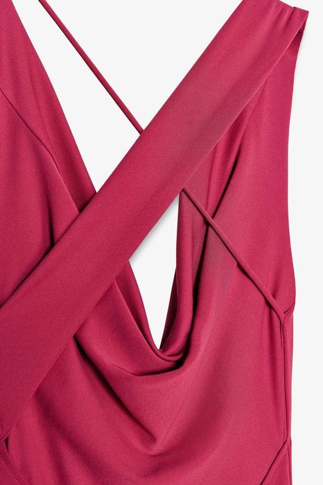 Нова Zara Стил и класа  , размер S,L  с ефектен гръб цена 39 !