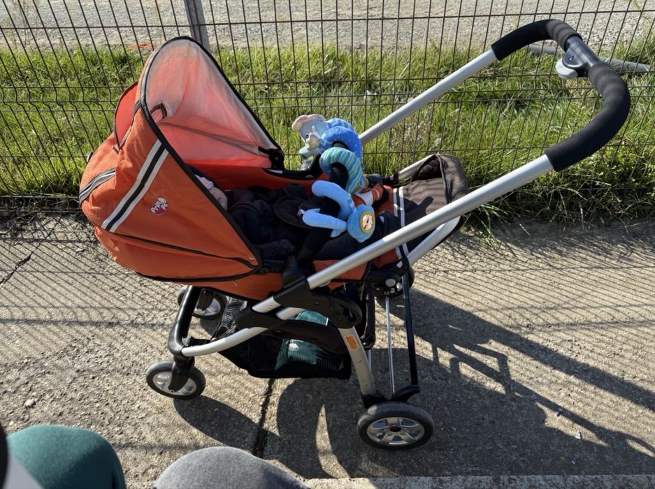 Carucior sport cu pozitie de somn Primii Pasi Lux