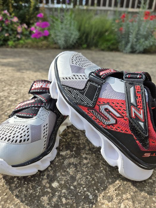 Светещи маратонки Skechers