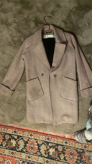 Продам 2 пальто, женские, размер 44