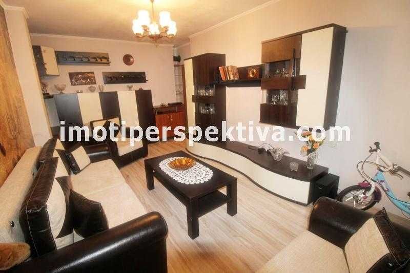 Продава се Тристаен апартамент в Пловдив, Център - 68 кв.м за 2011 €/кв.м - Снимка #2