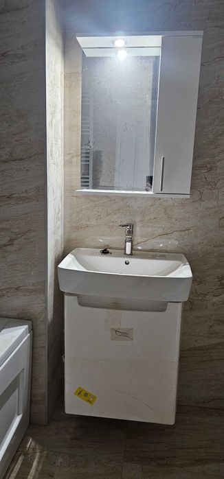 Vand mobilier baie nou