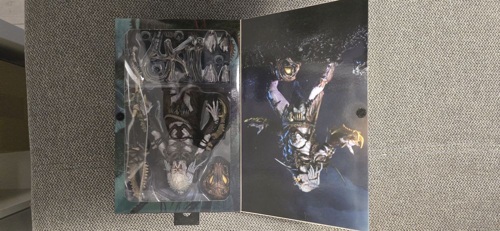 Figurina NECA Movies: Predator - Alpha Predator (100th Edition), 20 cm