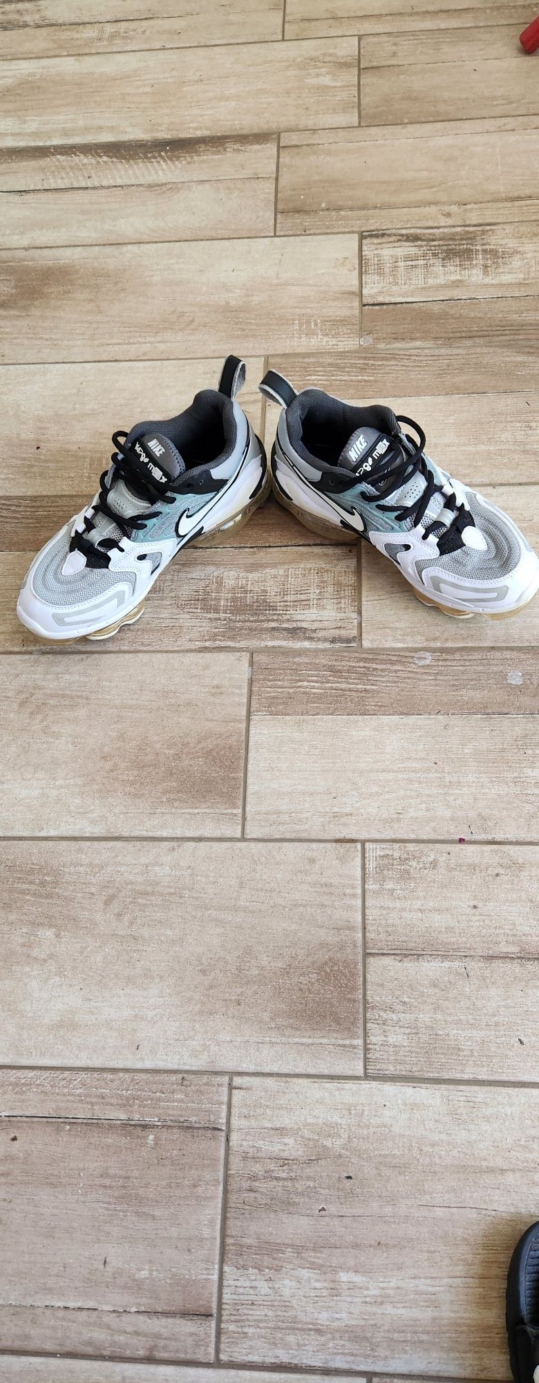 Adidasi nike vapormax marimea 42
