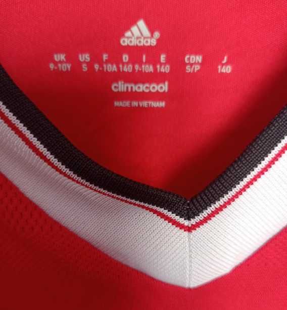 Оригинален детски екип на Манчестър Юнайтед - размер 140