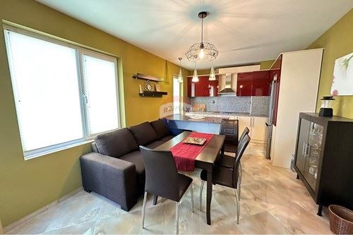 Продава се Тристаен апартамент в Варна, Цветен квартал - 78 кв.м за 2142 €/кв.м - Снимка #1