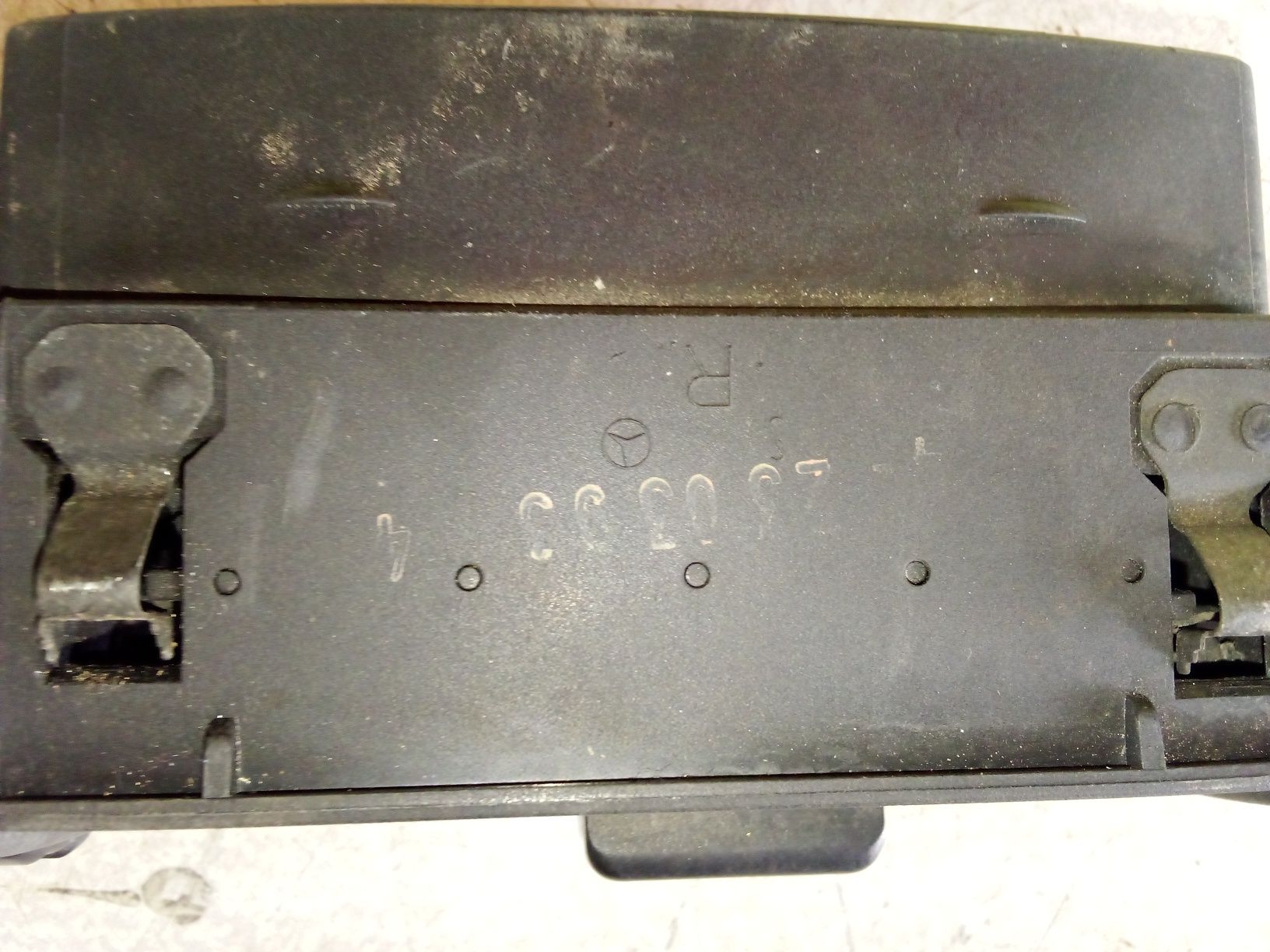 Дефлектор (абдуб) (решетка) Мерседес W124