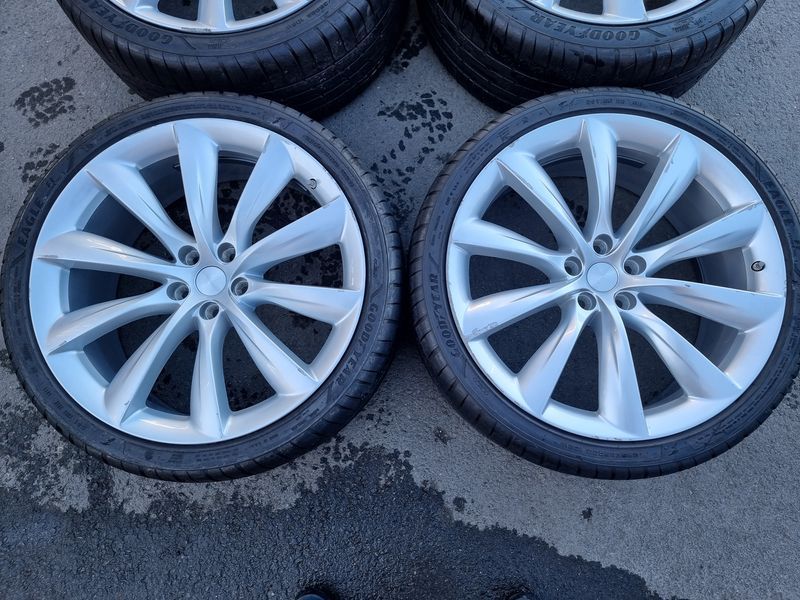 22 цола 5x120 Tesla X,Тесла Х 4бр Оригинални