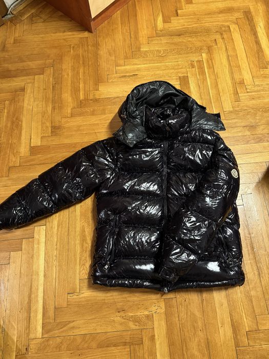 Geaca Moncler nouă